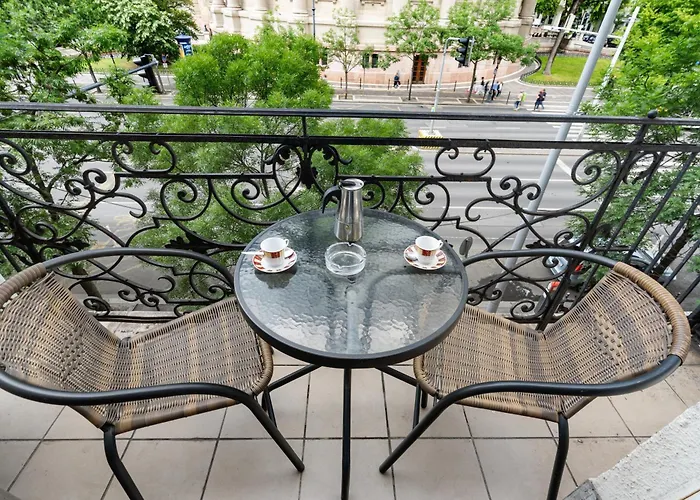 Basilika Breathless View With Balcony Free Parking Upon Reservation